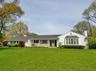 22W338 Elmwood Dr, Glen Ellyn, IL 60137