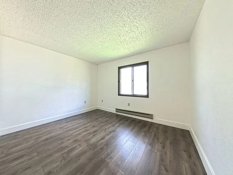 210 W Center St — Photo 8