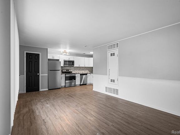 4th image of 4401 Crooks Rd