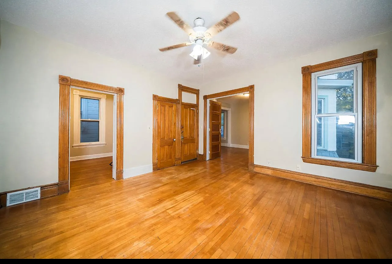 701 Bedford St — Photo 3