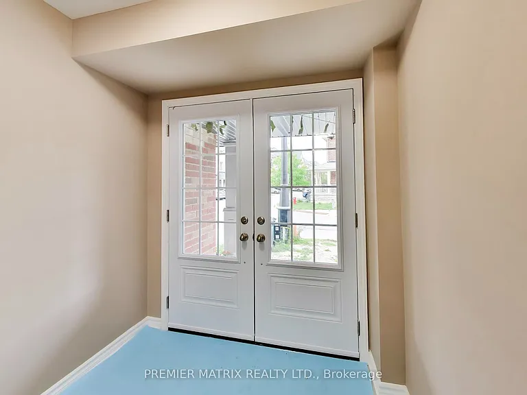 37 Shiff Cres — Photo 4