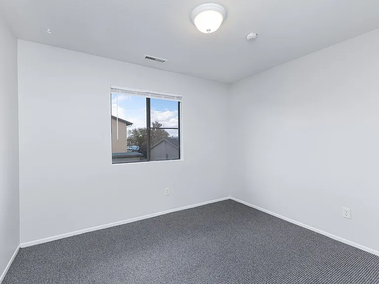 4825 N Robert Rd — Photo 14