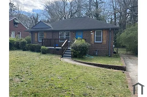 381 Sargent Dr SE Photo 1