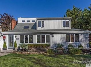 200 Biltmore Blvd, Massapequa, NY 11758