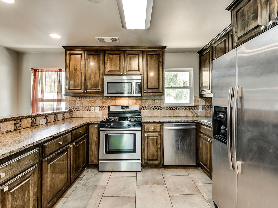 1st image of 1401 Bates Ct