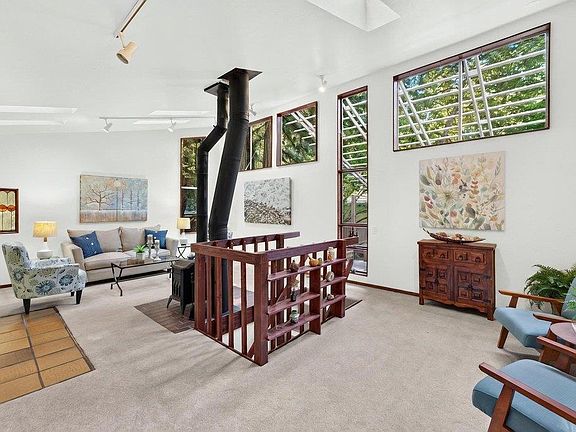 3rd image of 355 Valencia Rd