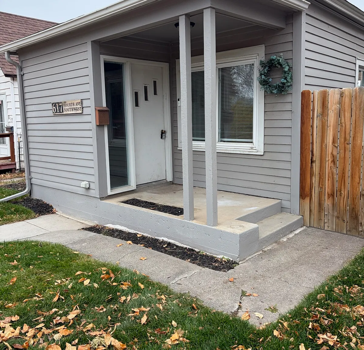 617 4th Avenue SW - 1 — Photo 1