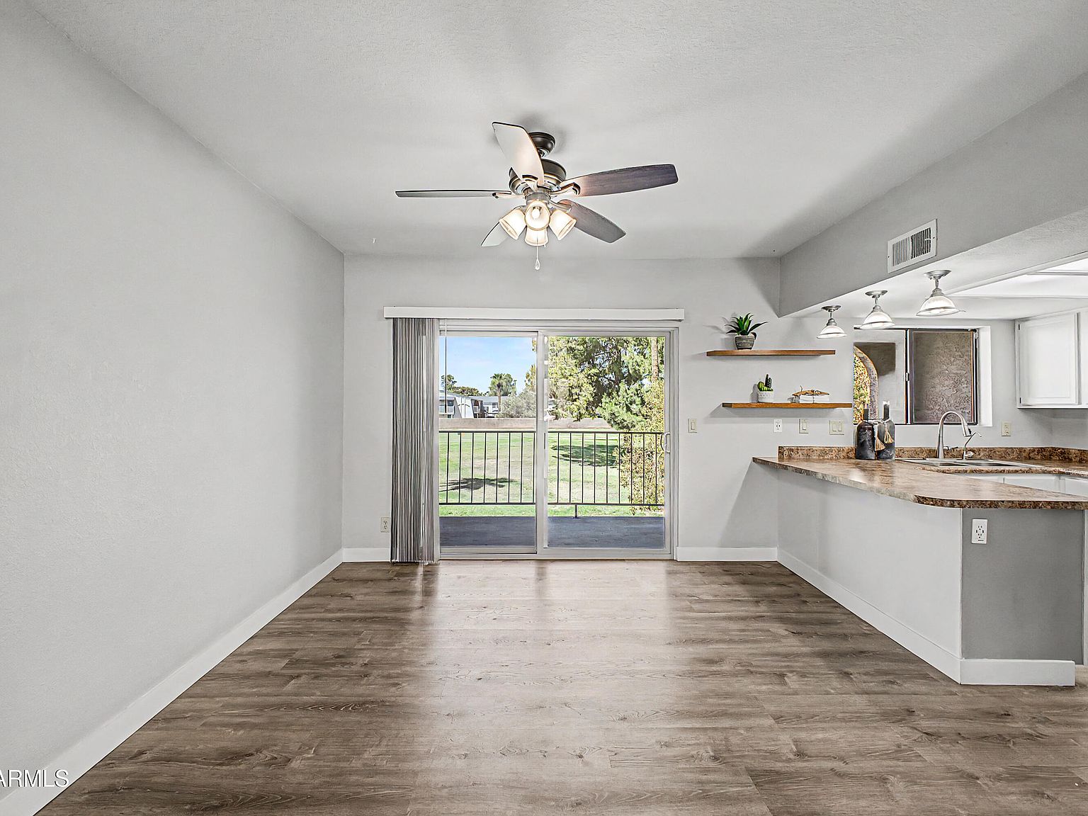 2524 S EL PARADISO -- #90