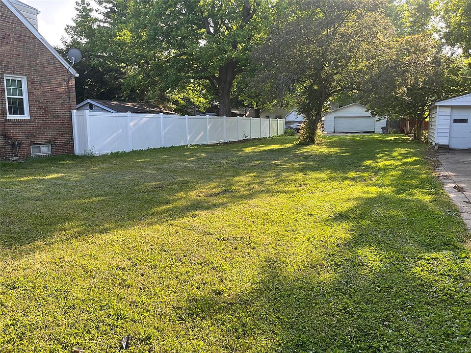 2nd image of 2425 S 6th St