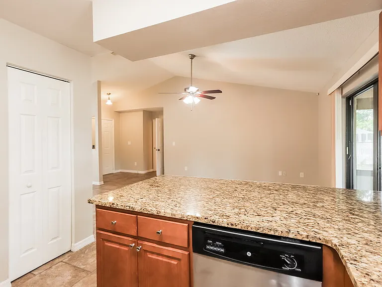 801 Cambridge Way — Photo 6