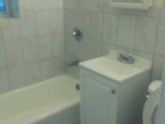 5th image of 113 Mallory Ave