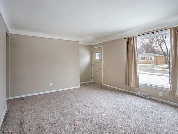 4th image of 10820 Ronald Dr