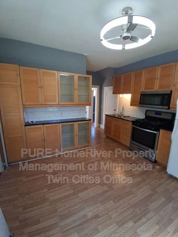 1972 Minnehaha Ave E — Photo 2