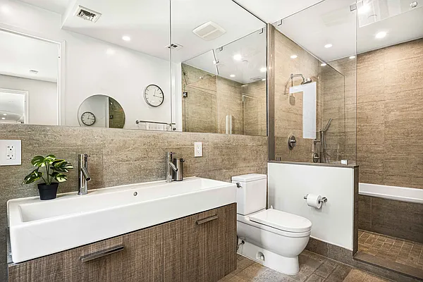 Sold by Level Group | media 7
