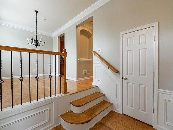 3rd image of 428 Tioram Ln SE