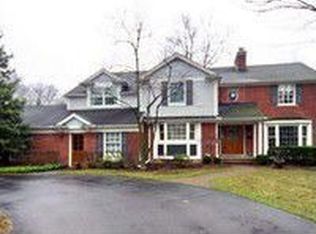 1380 Brookwood St, Birmingham, MI 48009