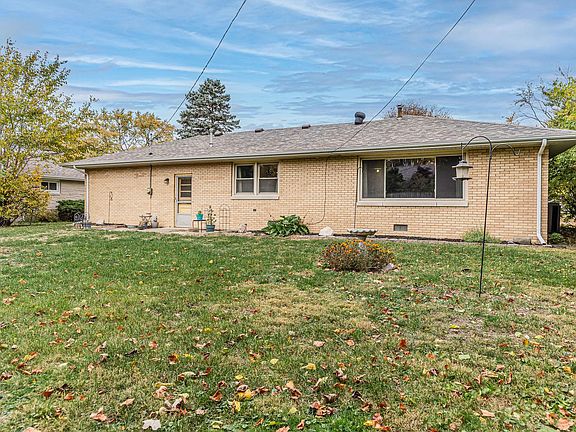 3rd image of 1301 E Mumford Dr