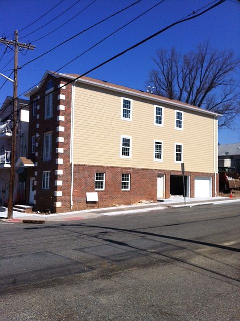 2nd image of 290 Pearsall Ave
