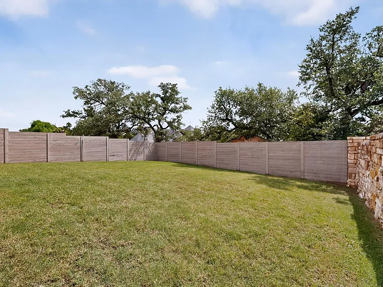 941 Legends Ln — Photo 30