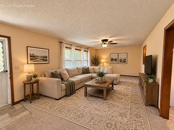 3rd image of 1009 E 10th Street
