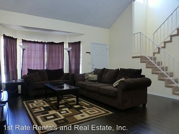 3rd image of 412 Westminister Dr