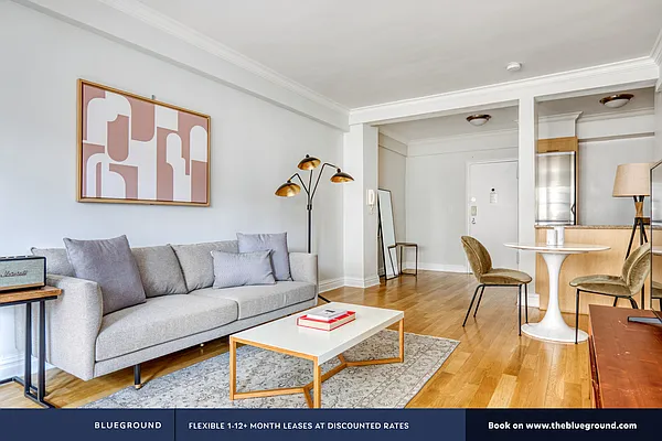 Rented by The Blueground | media 12