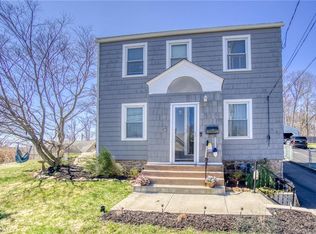 88 Ivy St, Branford, CT 06405