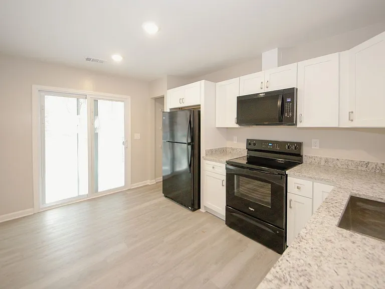 4225 Wingfoot Ct — Photo 7