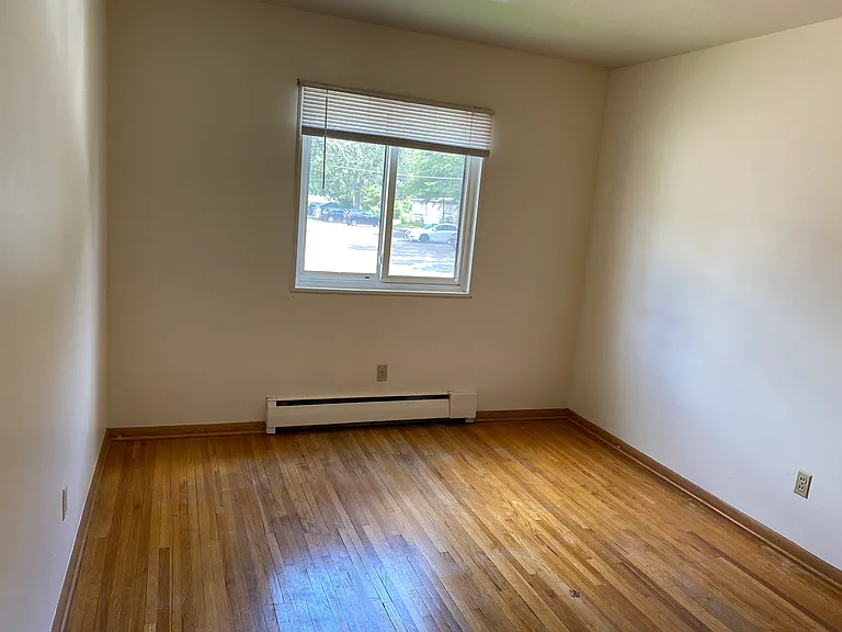 624 4th Ave SE #11 — Photo 5