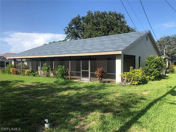 3rd image of 433 SE 9th Pl