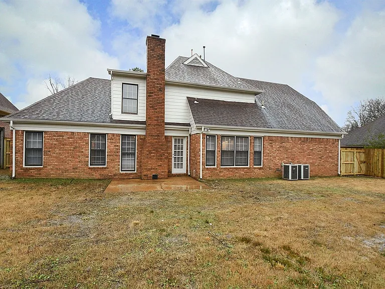 7298 Ashley Oaks Dr — Photo 17