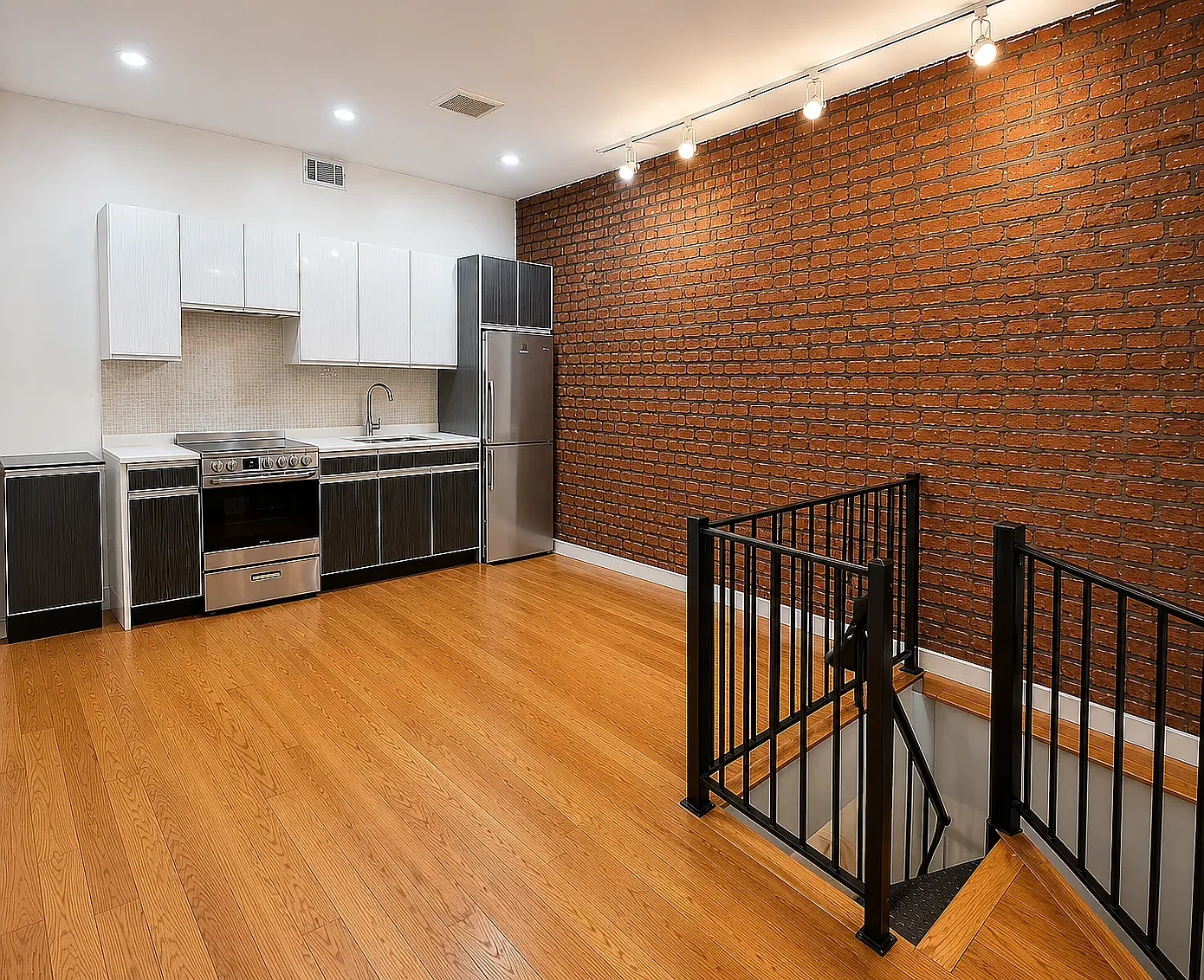 662 Park Place — Photo 2