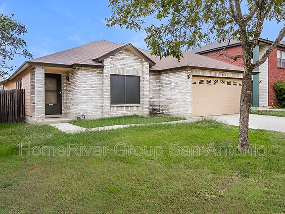 3rd image of 8019 Chestnut Cedar Dr