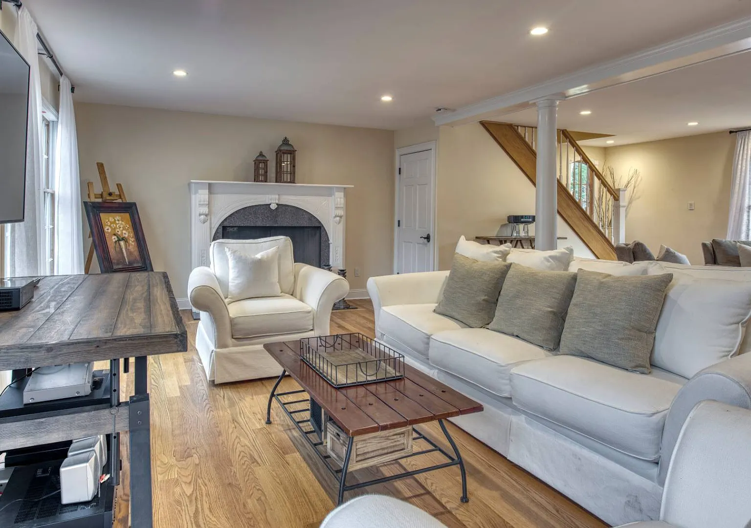 Five Bedroom Summer Retreat with Pool and Tennis — Photo 4