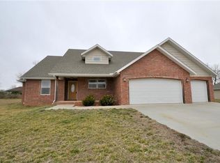 303 N Wren Rd, Willard, MO 65781