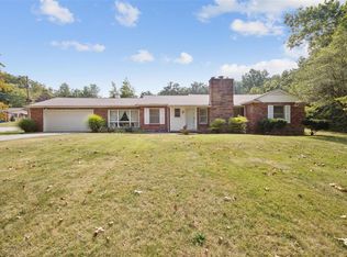 605 Valley Rd, Potosi, MO 63664