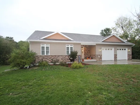 E9910 Block Rd, Prairie Du Sac, WI 53578