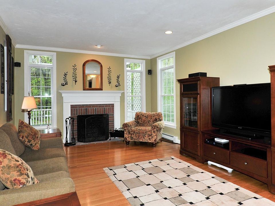 2nd image of 442 Samuel Dr