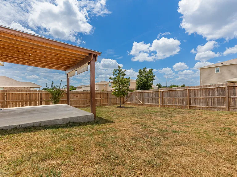 10203 Reyes Hts — Photo 27