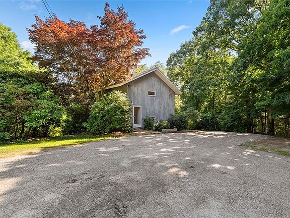 4th image of 127 Whippoorwill Dr