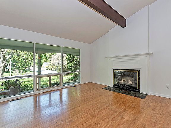 2nd image of 174 Kenberry Dr