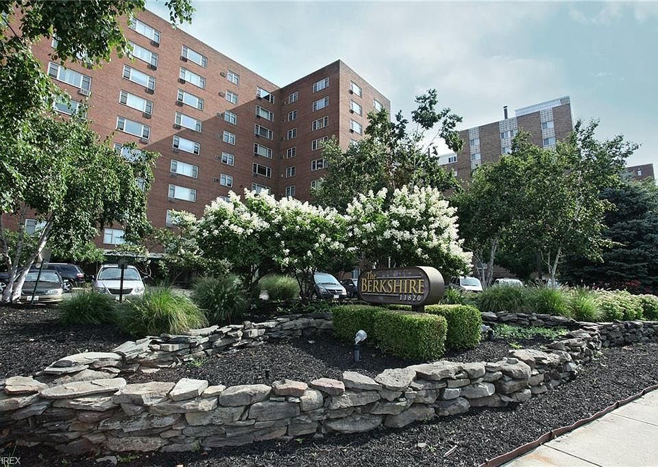 1st image of 11820 Edgewater Dr APT 209