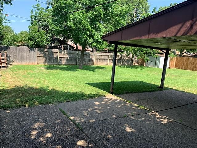 2nd image of 5811 Crestwood Cir E