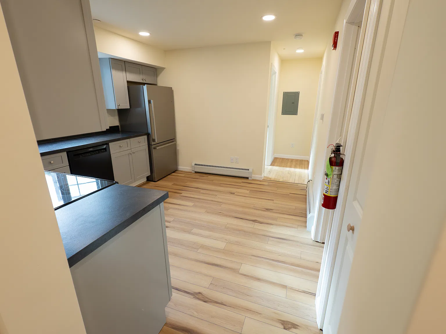 4 bed, $975 — Photo 2