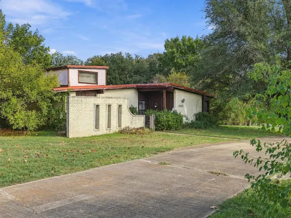 5501 Camino Dos Lagos Dr, Sherman, TX 75090