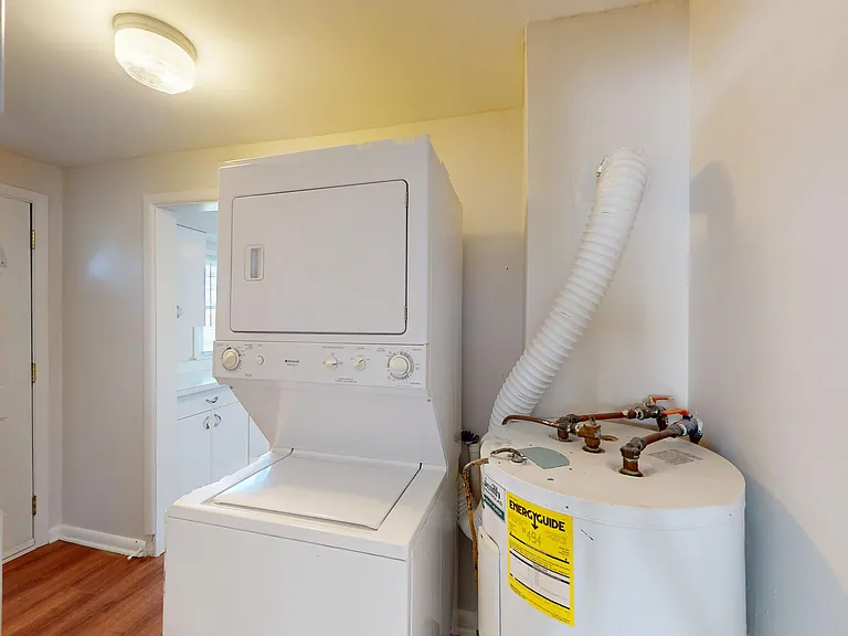 3906 S Poplar St — Photo 11