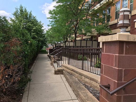 3rd image of 150 Burnsville Pkwy E #403