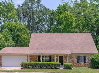 828 Briarwood Dr, Jackson, MS 39211