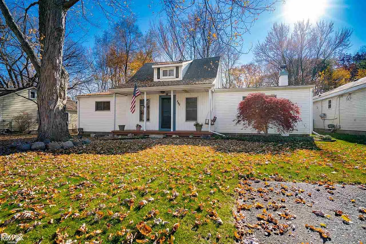 596 Trombley Dr photo 1