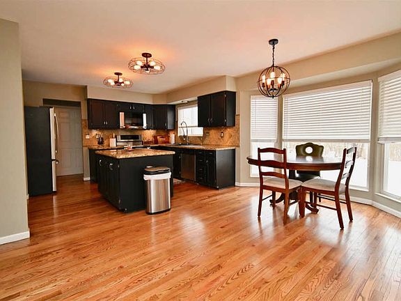 5th image of 1401 Bur Oak Ct
